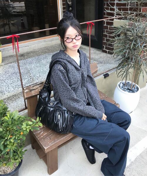 TANSANMAGNESIUM(タンサン マグネシウム)の「コットンワイドスタースタッズパンツ(ネイビー)(その他パンツ・レディース・その他・1/2)」の8枚目の写真