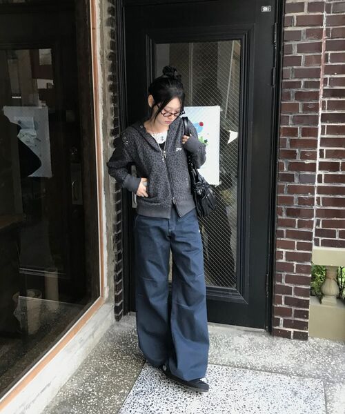 TANSANMAGNESIUM(タンサン マグネシウム)の「コットンワイドスタースタッズパンツ(ネイビー)(その他パンツ・レディース・その他・1/2)」の9枚目の写真
