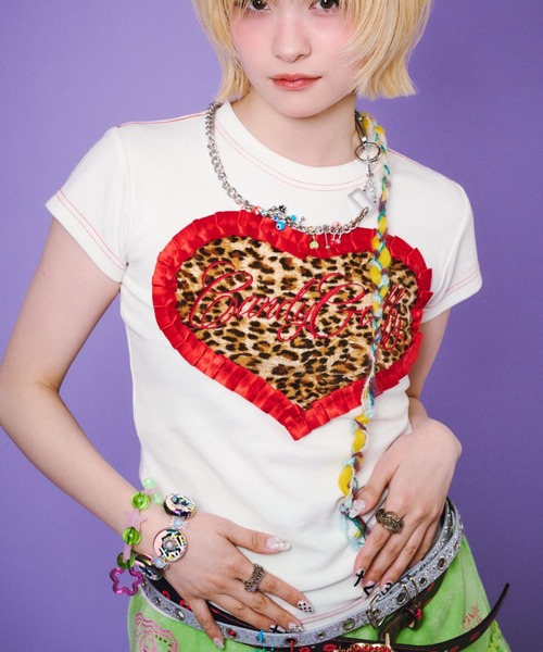 GALFY(ガルフィー)の「【GALFY】らぶりぃチビT / 【ガルフィー】らぶりぃチビ半袖tシャツ(Tシャツ/カットソー・レディース・ブラック/ピンク/ホワイト・ONE SIZE)」の1枚目の写真