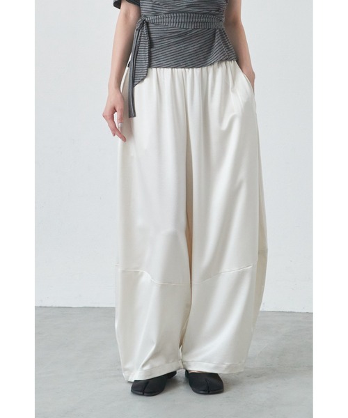 ANF.MUU(アンフムー)の「サテンボリュームパンツ(その他パンツ・レディース・ブラック/ホワイト/ブラウン・FREE)」の22枚目の写真