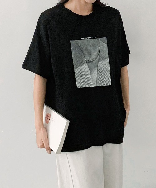 LOWO(ロワ)の「綿混 モノクロプリント オーバー Tシャツ(Tシャツ/カットソー・レディース・ブラック/チャコールグレー/ホワイト・FREE)」の1枚目の写真