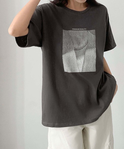 LOWO(ロワ)の「綿混 モノクロプリント オーバー Tシャツ(Tシャツ/カットソー・レディース・ブラック/チャコールグレー/ホワイト・FREE)」の16枚目の写真