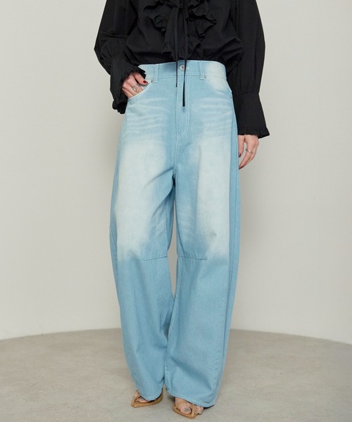 enhaut（アンオート）の「ヴィンテージ加工 デニム ワイド パンツ（デニムパンツ・レディース・ライトブルー/インディゴブルー・FREE）」の3枚目の写真