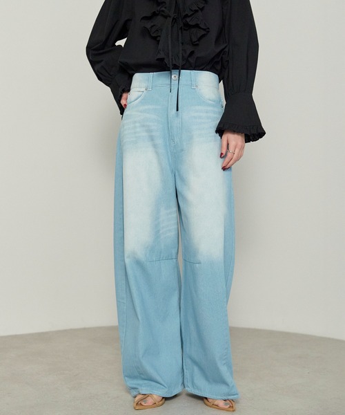 enhaut（アンオート）の「ヴィンテージ加工 デニム ワイド パンツ（デニムパンツ・レディース・ライトブルー/インディゴブルー・FREE）」の4枚目の写真