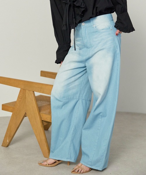 enhaut（アンオート）の「ヴィンテージ加工 デニム ワイド パンツ（デニムパンツ・レディース・ライトブルー/インディゴブルー・FREE）」の17枚目の写真