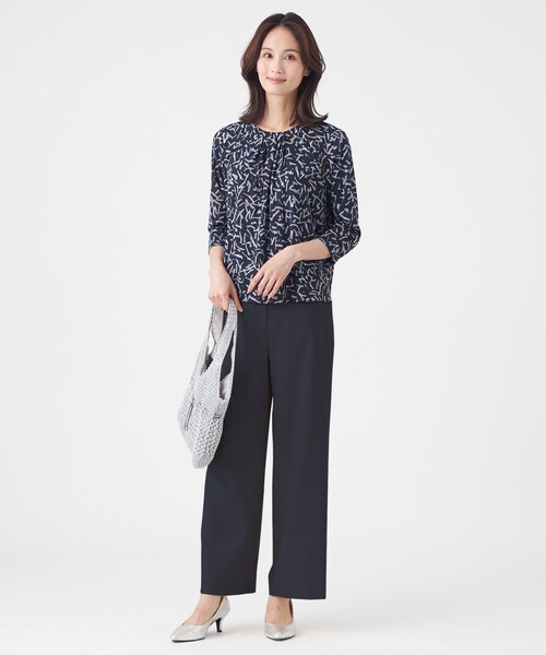 TRANS WORK(トランスワーク)の「【L】【ウォッシャブル】強撚スムースプリントブラウス(シャツ/ブラウス・レディース・ネイビー/ベージュ・46/44)」の3枚目の写真