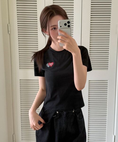 muahmuah（ムーアムーア）の「ラブラブムア クロップ半袖Tシャツ [3色]（Tシャツ/カットソー・レディース・アイボリー/ブラック/チャコール・FREE）」の4枚目の写真