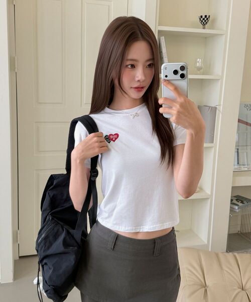 muahmuah（ムーアムーア）の「ラブラブムア クロップ半袖Tシャツ [3色]（Tシャツ/カットソー・レディース・アイボリー/ブラック/チャコール・FREE）」の7枚目の写真