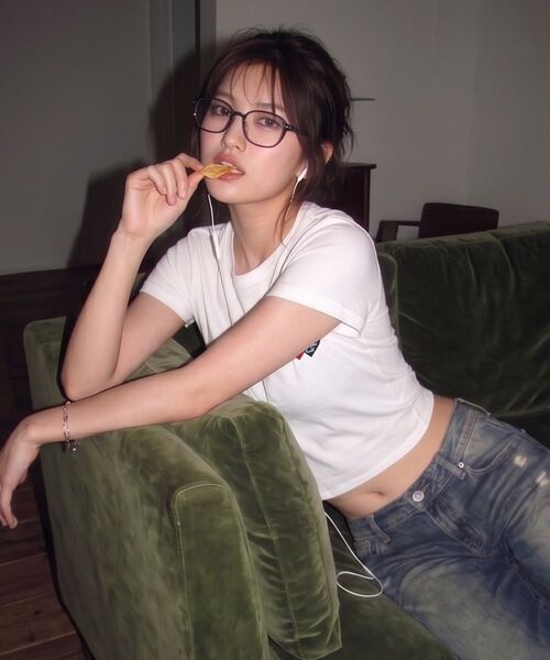muahmuah（ムーアムーア）の「ラブラブムア クロップ半袖Tシャツ [3色]（Tシャツ/カットソー・レディース・アイボリー/ブラック/チャコール・FREE）」の8枚目の写真