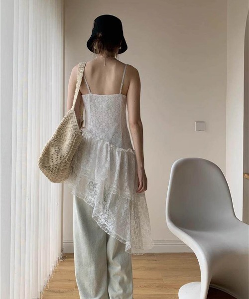 gossip!ロサンゼルス(ゴシップロサンゼルス)の「Y2K アシンメトリーティアード レースキャミワンピース(レイヤードアイテム)(ワンピース・レディース・ブラック/ホワイト・M)」の11枚目の写真