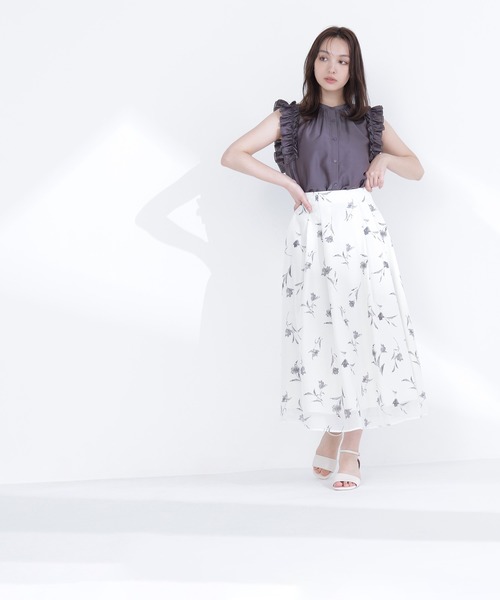 NATURAL BEAUTY BASIC(ナチュラルビューティーベーシック)の「フリルショルダーブラウス(シャツ/ブラウス・レディース・ブルー/オフホワイト/チャコールグレー/イエロー・MEDIUM/SMALL)」の20枚目の写真