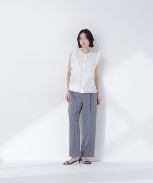 NATURAL BEAUTY BASIC(ナチュラルビューティーベーシック)の「フリルショルダーブラウス(シャツ/ブラウス・レディース・ブルー/オフホワイト/チャコールグレー/イエロー・MEDIUM/SMALL)」の12枚目の写真