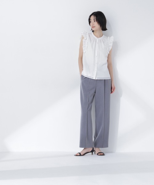 NATURAL BEAUTY BASIC(ナチュラルビューティーベーシック)の「フリルショルダーブラウス(シャツ/ブラウス・レディース・ブルー/オフホワイト/チャコールグレー/イエロー・MEDIUM/SMALL)」の6枚目の写真