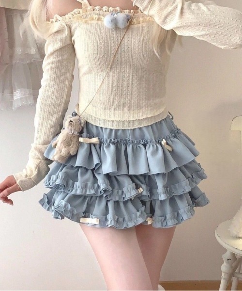 Beststore(ベストストア)の「地雷系女子必見 激カワ3段フリル ティアードミニスカート(インナーパンツ付き)ボリュームシルエット 地雷系 量産型(スカート・レディース・ピンク/レッド/パープル/ブルー・FREE)」の5枚目の写真