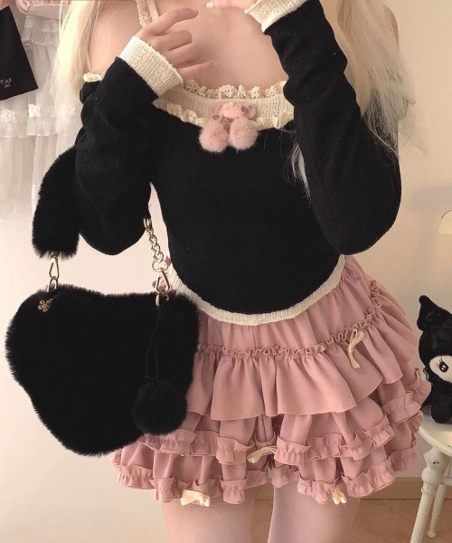 Beststore(ベストストア)の「地雷系女子必見 激カワ3段フリル ティアードミニスカート(インナーパンツ付き)ボリュームシルエット 地雷系 量産型(スカート・レディース・ピンク/レッド/パープル/ブルー・FREE)」の7枚目の写真