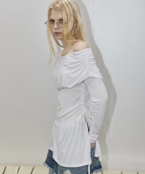 RENSE(レンセ)の「Shirring Off-Shoulder Tee White(Tシャツ/カットソー・レディース・その他・OS)」の2枚目の写真