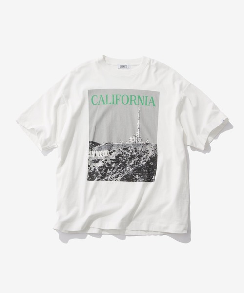 GEORGE'S(ジョージズ)の「カラーロゴフォトプリントTシャツ(Tシャツ/カットソー・メンズ・ホワイト系その他2/ホワイト系その他/ホワイト系その他3・MEDIUM/LARGE)」の1枚目の写真
