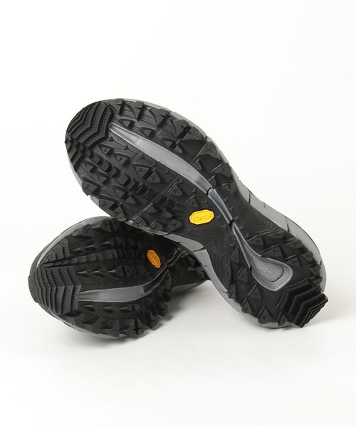 Reebok（リーボック）の「ジグ キネティカ 3.5 エッジ / ZIG KINETICA 3.5 EDGE（スニーカー・メンズ・ブラック/グレー・24.0cm/24.5cm/23.5cm/23.0cm/22.5cm/31cm/30.0cm/29.0cm/28.5cm/28.0cm/27.5cm/27.0cm/26.5cm/26.0cm/25.5cm/25.0cm）」の21枚目の写真