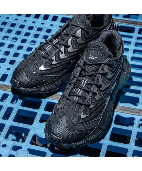 Reebok（リーボック）の「ジグ キネティカ 3.5 エッジ / ZIG KINETICA 3.5 EDGE（スニーカー・メンズ・ブラック/グレー・24.0cm/24.5cm/23.5cm/23.0cm/22.5cm/31cm/30.0cm/29.0cm/28.5cm/28.0cm/27.5cm/27.0cm/26.5cm/26.0cm/25.5cm/25.0cm）」の7枚目の写真