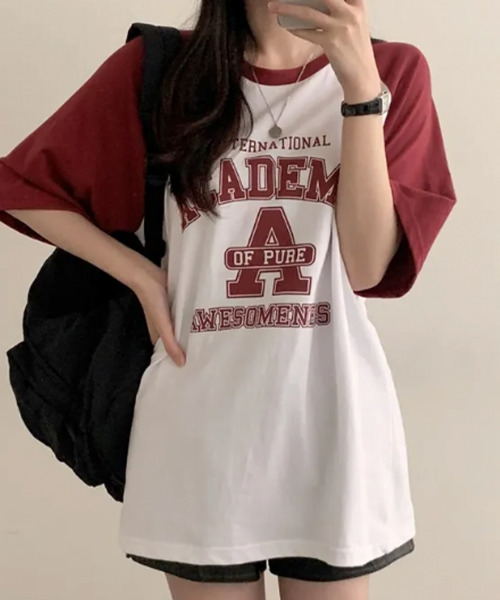 VIVID LADY(ビビッドレディー)の「カレッジロゴ 配色 ラグランTシャツ 半袖カットソー(Tシャツ/カットソー・レディース・ワイン/ブラック/グリーン/ネイビー・FREE)」の7枚目の写真