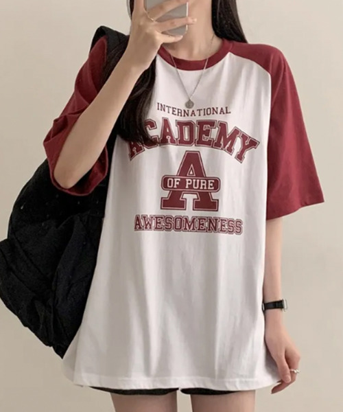 VIVID LADY(ビビッドレディー)の「カレッジロゴ 配色 ラグランTシャツ 半袖カットソー(Tシャツ/カットソー・レディース・ワイン/ブラック/グリーン/ネイビー・FREE)」の8枚目の写真