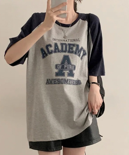 VIVID LADY(ビビッドレディー)の「カレッジロゴ 配色 ラグランTシャツ 半袖カットソー(Tシャツ/カットソー・レディース・ワイン/ブラック/グリーン/ネイビー・FREE)」の16枚目の写真
