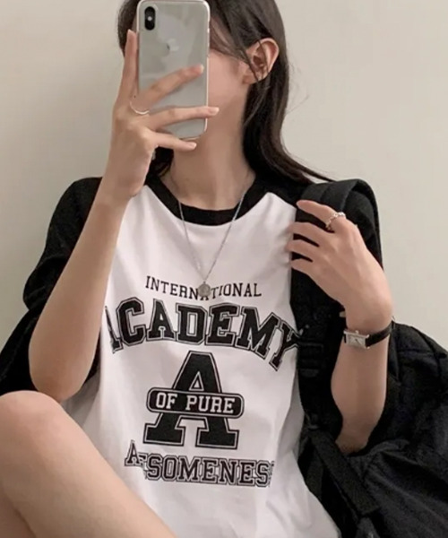 VIVID LADY(ビビッドレディー)の「カレッジロゴ 配色 ラグランTシャツ 半袖カットソー(Tシャツ/カットソー・レディース・ワイン/ブラック/グリーン/ネイビー・FREE)」の21枚目の写真