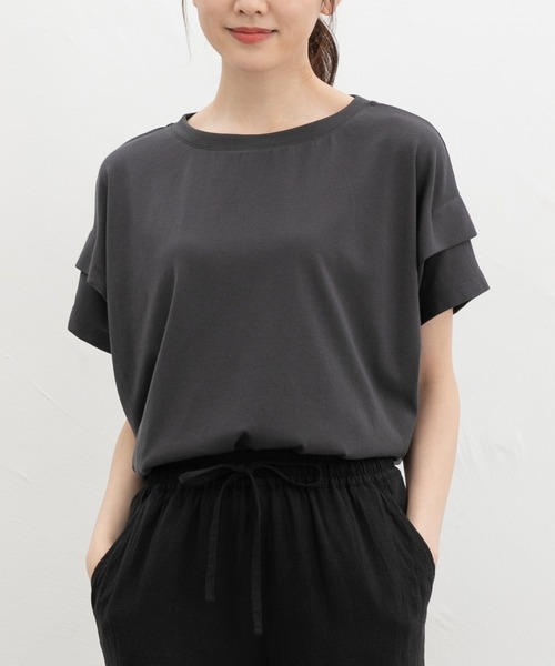 Honeys(ハニーズ)の「【ハニさら・接触冷感・吸水速乾・UVカット・遮熱】ショルダータックTシャツ(Tシャツ/カットソー・レディース・スミクロ/ホワイト系その他2/オフホワイト/ブラック/ホワイト×ブラック・S/M/L)」の5枚目の写真