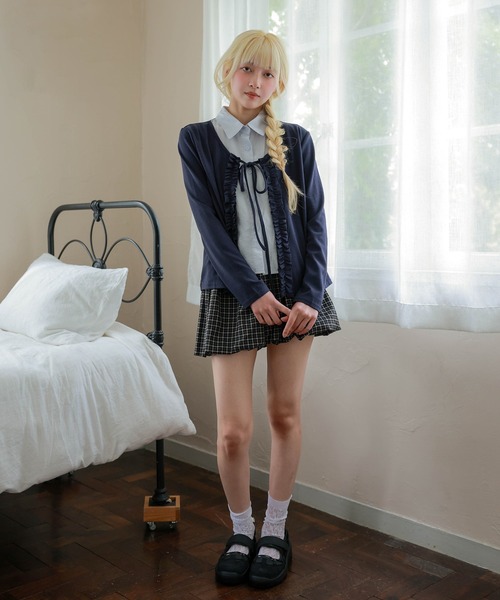 LiLIN(リリン)の「フェイクレイヤード 襟付き フリル リボン 長袖 トップス(カーディガン/ボレロ・レディース・ネイビー/グレー/イエロー・FREE)」の14枚目の写真
