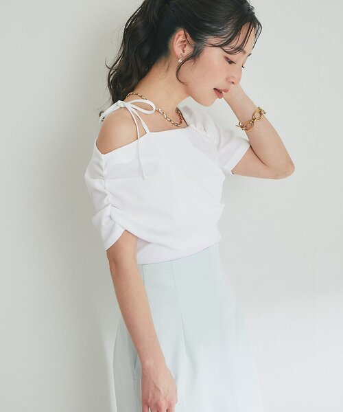 La boutique BonBon(ラブティックボンボン)の「【今すぐお届け!・1枚で決まる】リボンアシメドレープネックカットソー(Tシャツ/カットソー・レディース・ネイビー/ホワイト/サックスブルー・FREE)」の5枚目の写真