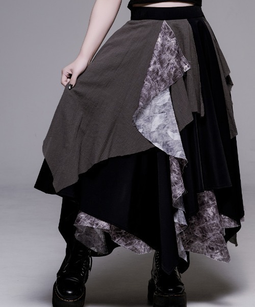AdaNous(アダナス)の「『AdaNous/アダナス』アシンメトリーレイヤードスカート(スカート・レディース・ブラック×グレー/ブラック・FREE)」の2枚目の写真