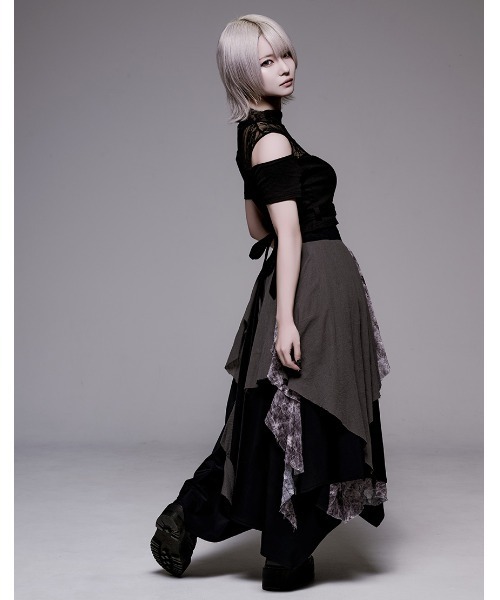 AdaNous(アダナス)の「『AdaNous/アダナス』アシンメトリーレイヤードスカート(スカート・レディース・ブラック×グレー/ブラック・FREE)」の18枚目の写真