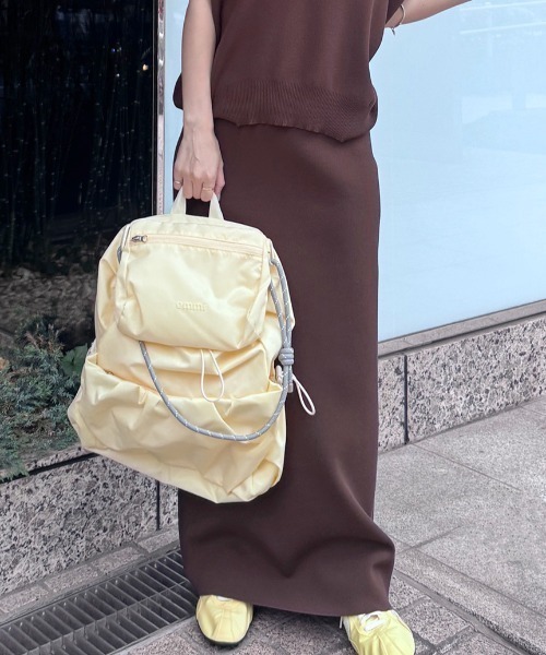 emmi(エミ)の「【ONLINE限定カラーあり】マルチユースバックパック(バックパック/リュック・レディース・ブラウン/イエロー/ベージュ/ブラック/オフホワイト/グレー・F)」の12枚目の写真
