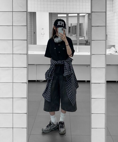 DWSE(ディーダブリューエスイー)の「デニムバミューダハーフパンツ(ブラック)(その他パンツ・メンズ・その他・SMALL/MEDIUM/LARGE/X-LARGE/XX-LARGE/X-SMALL)」の2枚目の写真