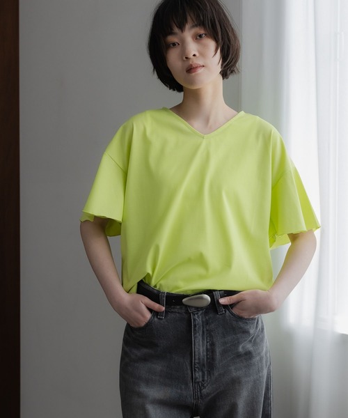 studio CLIP(スタディオクリップ)の「《ウタオ》多機能袖フリルTシャツ(Tシャツ/カットソー・レディース・ベージュ/ホワイト/ブラック/セージグリーン・LARGE/MEDIUM/X-LARGE/SMALL)」の4枚目の写真