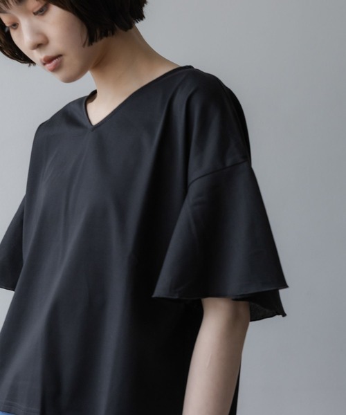 studio CLIP(スタディオクリップ)の「《ウタオ》多機能袖フリルTシャツ(Tシャツ/カットソー・レディース・ベージュ/ホワイト/ブラック/セージグリーン・LARGE/MEDIUM/X-LARGE/SMALL)」の2枚目の写真