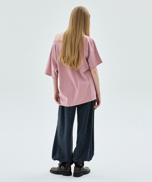 Mardi Mercredi(マルディメクルディ)の「TSHIRT OFF SHOULDER CRACKED IFMM / Tシャツ オフショルダー クラック IFMM(Tシャツ/カットソー・レディース・ホワイト/ピンク・FREE)」の15枚目の写真