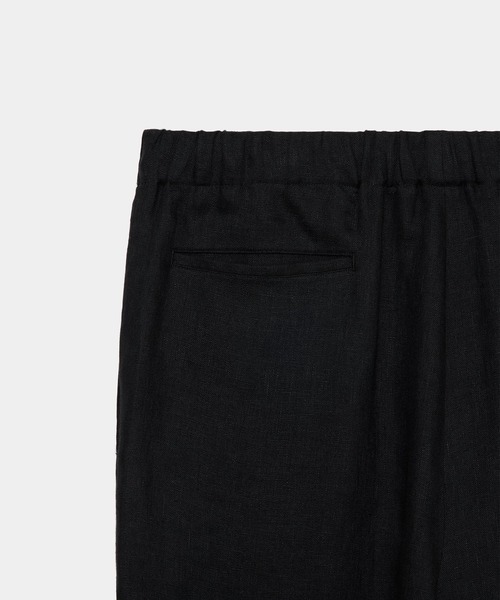 markaware(マーカウェア)の「【marka/マーカ】リネンガーゼダブルクロス ワイドシリンダーフィットイージーパンツ / WIDE CYLINDER FIT EASY PANTS(スラックス・メンズ・ブラック/ダークグリーン・2/1)」の7枚目の写真