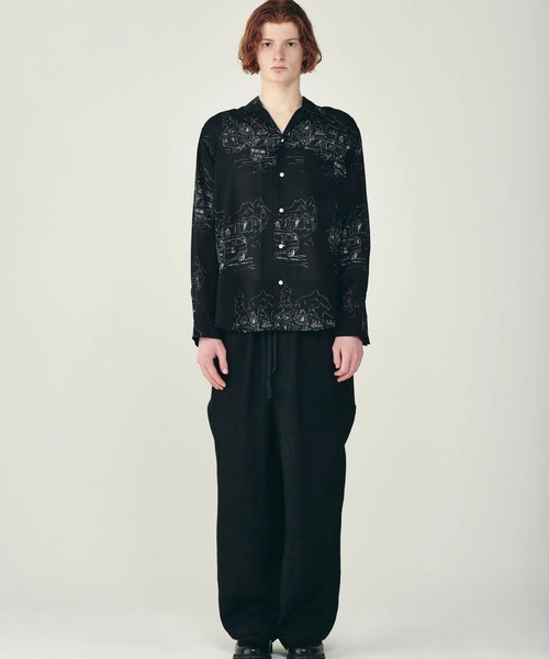 markaware(マーカウェア)の「【marka/マーカ】リネンガーゼダブルクロス ワイドシリンダーフィットイージーパンツ / WIDE CYLINDER FIT EASY PANTS(スラックス・メンズ・ブラック/ダークグリーン・2/1)」の4枚目の写真