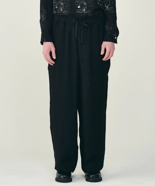 markaware(マーカウェア)の「【marka/マーカ】リネンガーゼダブルクロス ワイドシリンダーフィットイージーパンツ / WIDE CYLINDER FIT EASY PANTS(スラックス・メンズ・ブラック/ダークグリーン・2/1)」の5枚目の写真