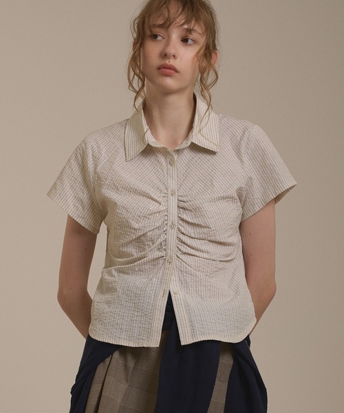 hazyl(ヘイジル)の「gather design short sleeve shirt / ギャザーデザインショートスリーブシャツ(シャツ/ブラウス・レディース・ブルー/オフホワイト/クリーム・フリー)」の10枚目の写真