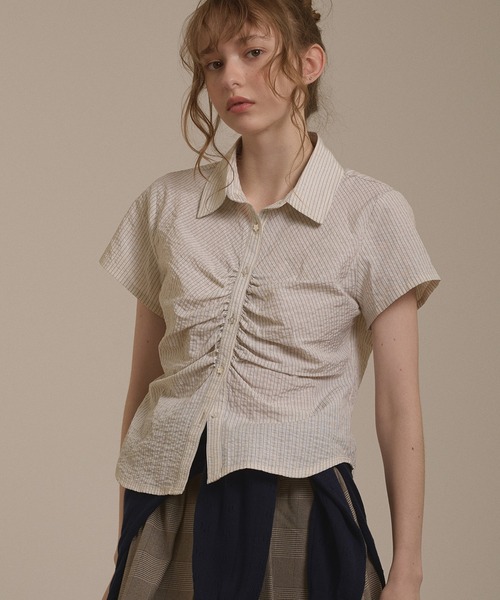hazyl(ヘイジル)の「gather design short sleeve shirt / ギャザーデザインショートスリーブシャツ(シャツ/ブラウス・レディース・ブルー/オフホワイト/クリーム・フリー)」の9枚目の写真