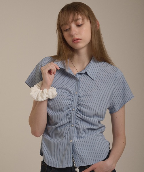 hazyl(ヘイジル)の「gather design short sleeve shirt / ギャザーデザインショートスリーブシャツ(シャツ/ブラウス・レディース・ブルー/オフホワイト/クリーム・フリー)」の14枚目の写真