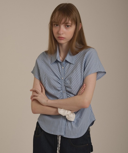 hazyl(ヘイジル)の「gather design short sleeve shirt / ギャザーデザインショートスリーブシャツ(シャツ/ブラウス・レディース・ブルー/オフホワイト/クリーム・フリー)」の13枚目の写真