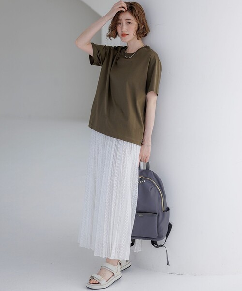 23区 S(ニジュウサンクチイサイサイズ)の「シルキータッチ ベーシック Tシャツ(Tシャツ/カットソー・レディース・ネイビー系/ホワイト系/ダルブルー系/グレー系/パイングリーン系/ピンク系/カーキ系/ベージュ系/ブラック系・32)」の17枚目の写真