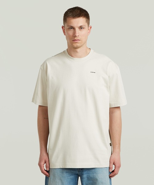 G-STAR（ジースター）の「Large Woven Badge Relaxed T-Shirt/バックグラフィックバッジディテールリラックスTシャツ（Tシャツ/カットソー・メンズ・ホワイト系その他・X-SMALL/X-LARGE/LARGE/SMALL/MEDIUM）」の2枚目の写真
