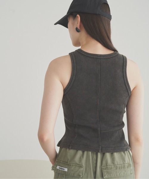 SOEMIN(ソミン)の「Pigment sleeveless top/ピグメントタンクトップ(タンクトップ・レディース・カーキ/ブラック/グレー・FREE)」の16枚目の写真