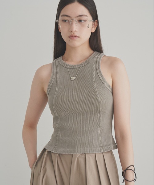 SOEMIN(ソミン)の「Pigment sleeveless top/ピグメントタンクトップ(タンクトップ・レディース・カーキ/ブラック/グレー・FREE)」の4枚目の写真