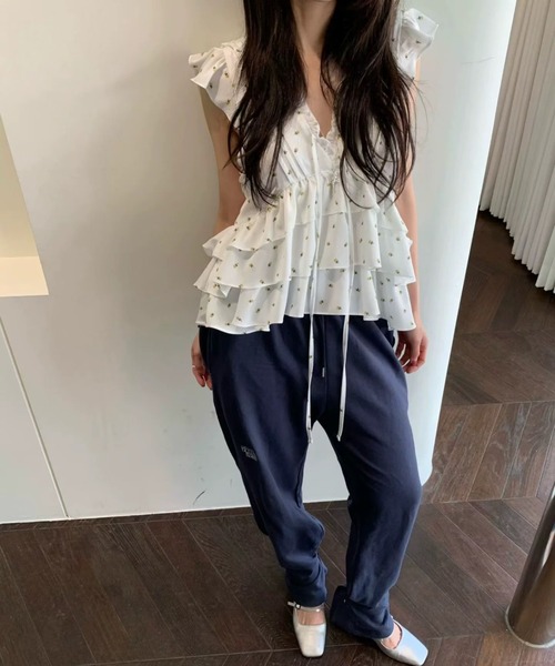Aelina(エリナ)の「Vネックドット柄フリルリボンブラウス(シャツ/ブラウス・レディース・ブルー/ブラック/ホワイト・FREE)」の19枚目の写真