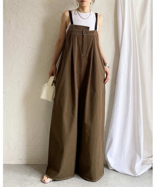 She's Closet(シーズクローゼット)の「綿ツイルフロントタックアシンメトリー アシメデザインワイドパンツサロペット(サロペット/オーバーオール・レディース・ブラック/ベージュ/カーキブラウン/アイボリー・FREE)」の3枚目の写真